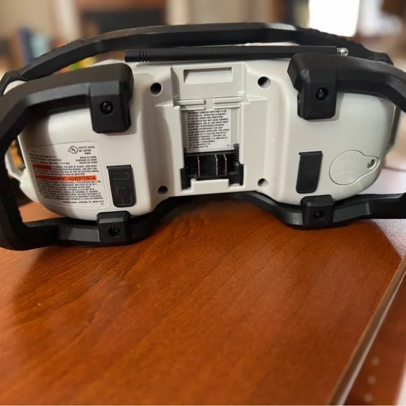 Porter Cable Jobsite Bluetooth radio - Picture 2 of 13